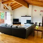 Апартаменты Haus Wenger Mountain View & Swimming Pool Капрун