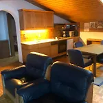 Haus Wenger Mountain View & Swimming Pool Капрун