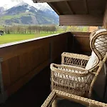 Апартаменты Haus Wenger Mountain View & Swimming Pool *