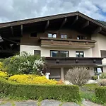 Haus Wenger Mountain View & Swimming Pool * Капрун