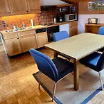 Апартаменты Haus Wenger Mountain View & Swimming Pool Капрун