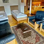 Апартаменты Haus Wenger Mountain View & Swimming Pool Капрун