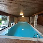 Апартаменты Haus Wenger Mountain View & Swimming Pool Капрун