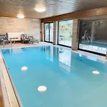Апартаменты Haus Wenger Mountain View & Swimming Pool Капрун