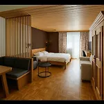 Апартаменты Haus Wenger Mountain View & Swimming Pool *