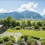 Апартаменты Haus Wenger Mountain View & Swimming Pool Капрун