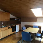 Апартаменты Haus Wenger Mountain View & Swimming Pool Капрун