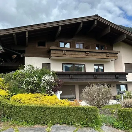 Haus Wenger Mountain View & Swimming Pool * كابرون