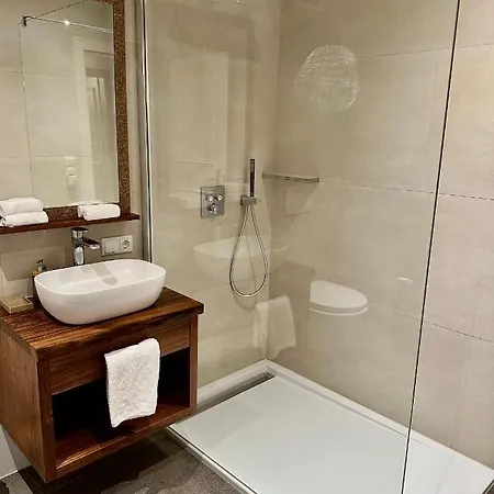 Haus Wenger Mountain View & Swimming Pool Apartment